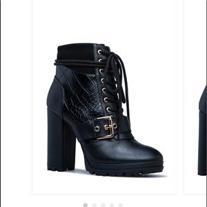 Black lace up bootie size 5.5